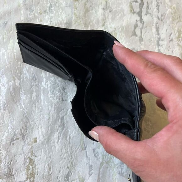 Liz Claiborne 90s Y2K Tri  Fold Leather Wallet Black Gold Hardware - Picture 4 of 8